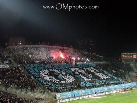 k dire de ce beau stade ki nous fé revé chake week-end.Sans son public l'OM ne serait qu'un club comme les autres .On craint Degun.